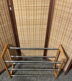 "Accordion Style" Wood/Chrome Plated Shoe Rack