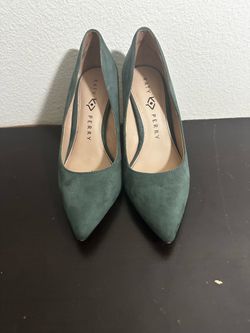 Katy Perry green suede pumps-size 6