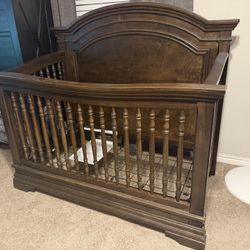 Rosewood 4-In-1 Crib - W/mattress - Dual Design