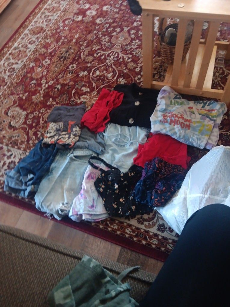 Big Bag Of Teen Clothes, Size Small-medium
