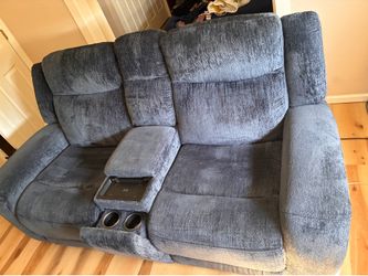 Recliner loveseat