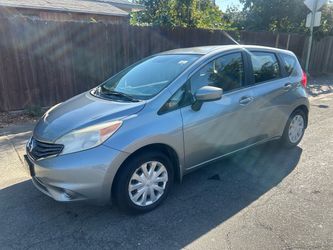 2015 Nissan versa