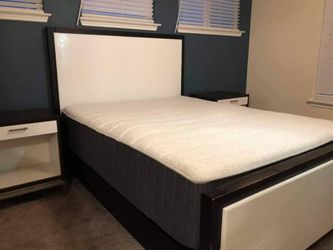 Helix Plus Queen Mattress – Like New