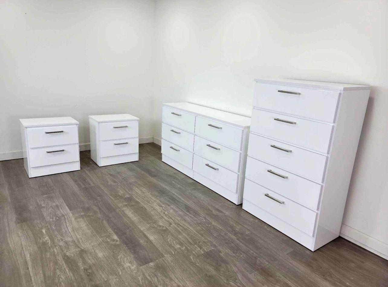 Dresser , Chest And 2 Nightstands - Cómoda, Gavetero Y 2 Mesitas De Noche 