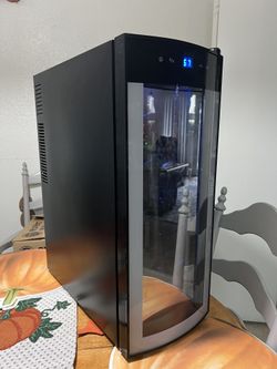 12 Bottle Wine Cooler Almost New