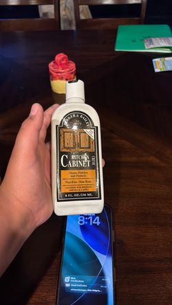 Kitchen cabinet creme