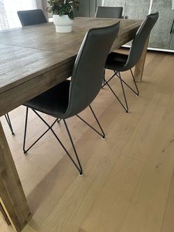 6 matching dining room chairs