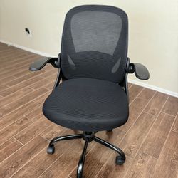 New Primy Ergonomic Office Chair-Black