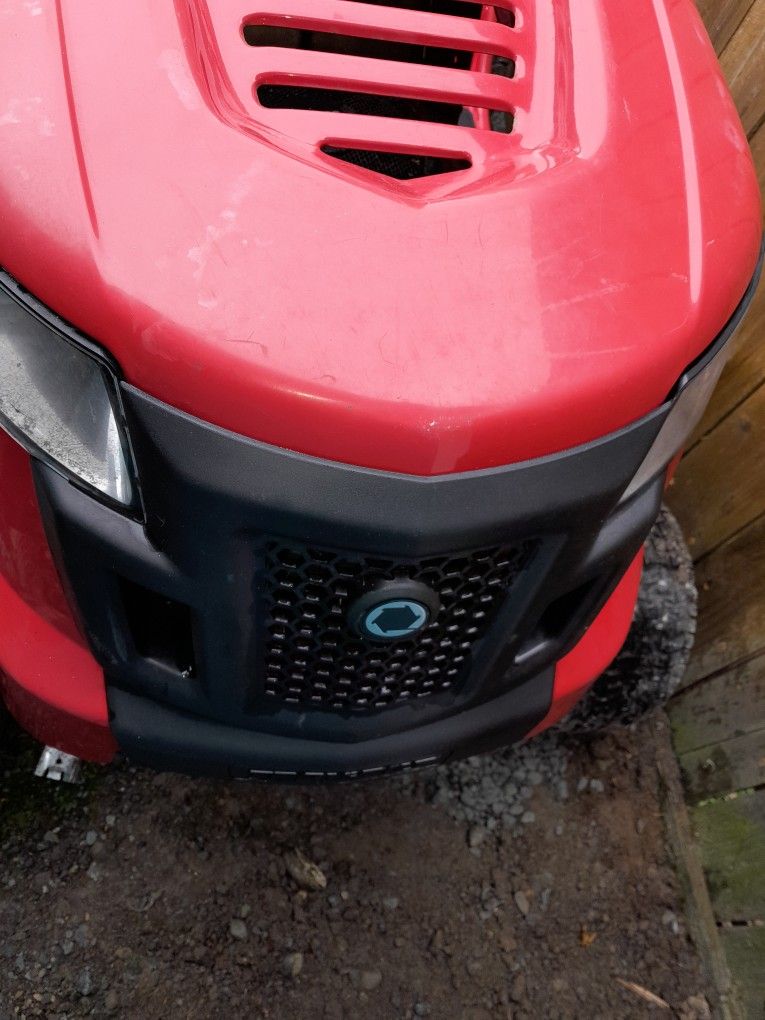 tractor good condition but no deck