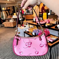 🍒🍒New COACH Teri Shoulder Bag With Cherry Print