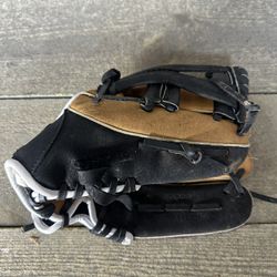 Easton Scout Flex Youth SC1000 10" Right Hand Throw Kids Black Brown 