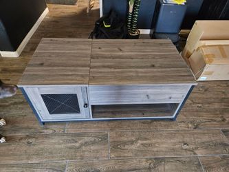 Coffe Table Convertible Lift Top Like New