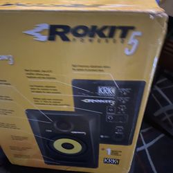 Rokit 5 Speakers New In Box