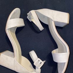 Brand New Women’s Chinese Laundry Nude Heels Size 8
