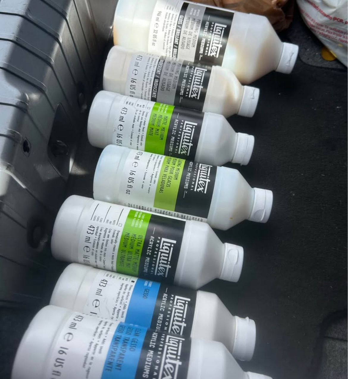 Mediums And Varnishes For Painting