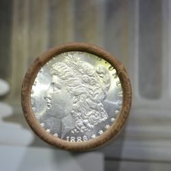 $20 SILVER DOLLAR ROLL 1886  and CC-Mint MORGAN DOLLAR ENDS