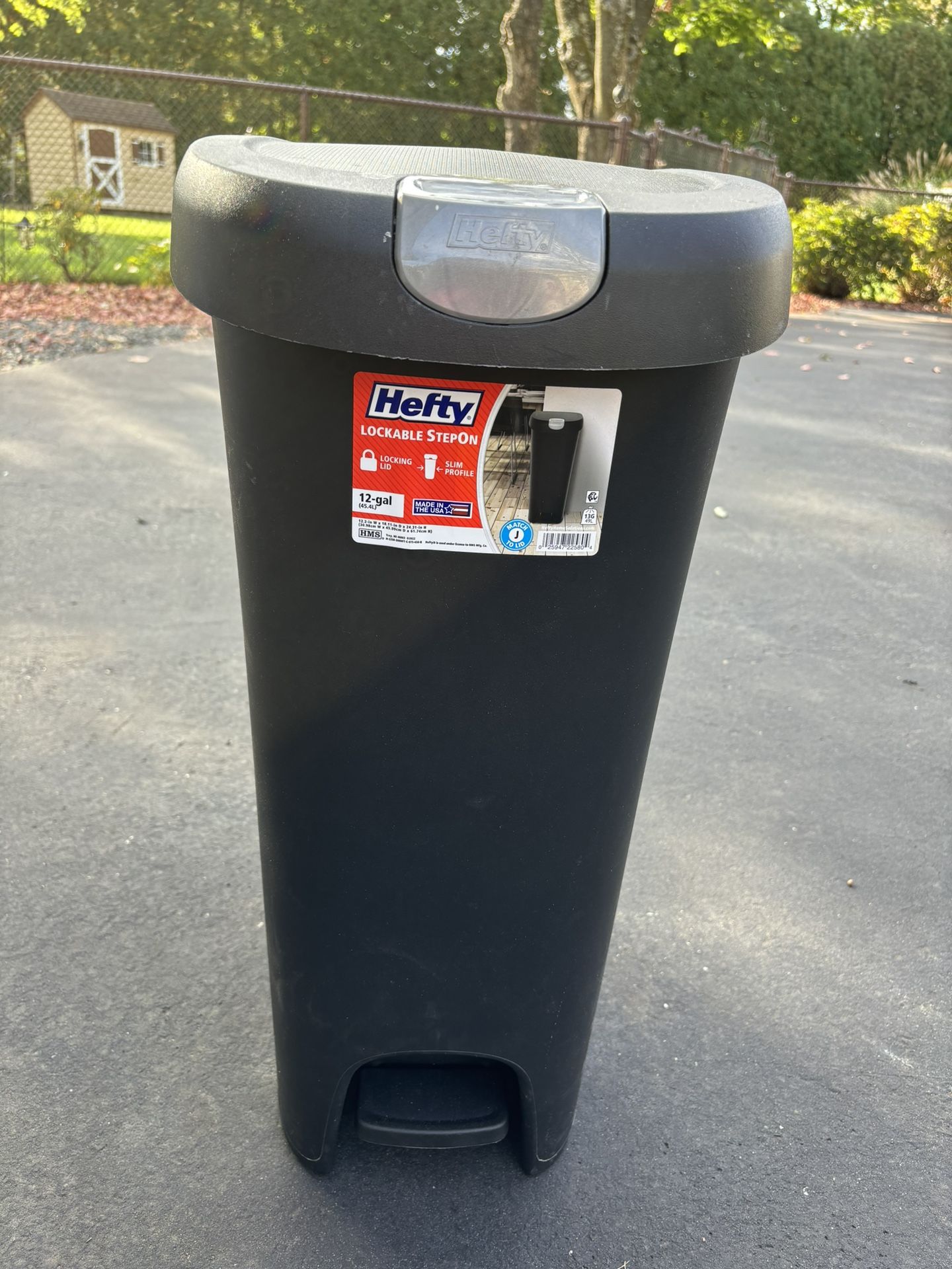 Hefty Step-on Garbage Can