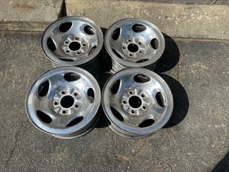 Ford F150, Bronco, or Van 16 inch aluminum rims. 5 on 5.5
