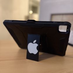 iPad Pro 13” Case 