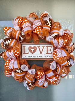 University of Texas Love Wreath