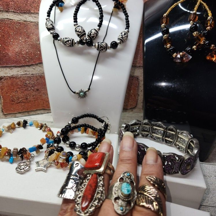 #2249, STUNNING SOUTHWEST JEWERLY LOT 14 ITEMS IN TOTAL EXCELLENT CONDITION