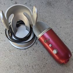 Logitech Blue Yeti Gaming PC Computer USB Mic Microphone Missing Screws for the Stand