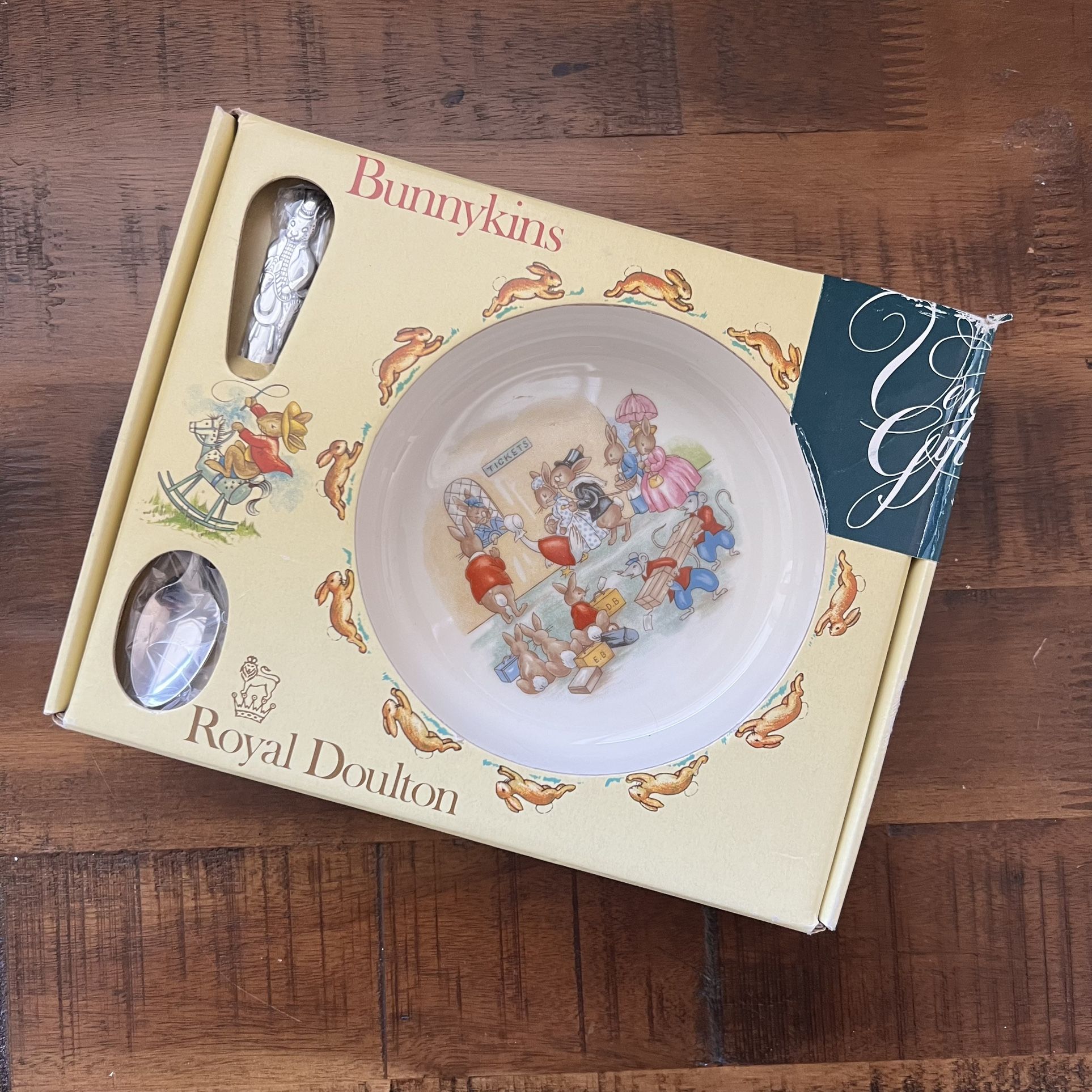 Royal Doulton Bunnykins Baby Set — Train Station