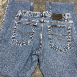 Harley Davidson Women’s Size 8 Jeans with and inseam of 30”.  In great shape!