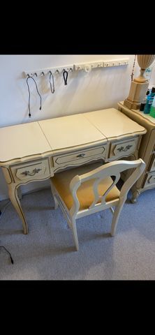 Makeup Dresser