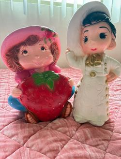 Strawberry Shortcake And Charrita.