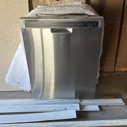 Whirlpool Dishwasher
