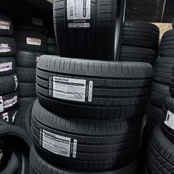 Set of four New Royalblack 305/40ZR22 $550