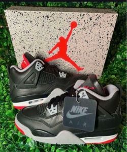 New Jordan 4’s (More sizes below)