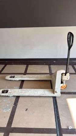Pallet jack