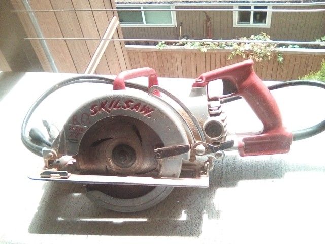 Skilsaw HD77M 13 Amp 120V Corded 7 1/4" Mag 77 Worm Drive Circular Saw