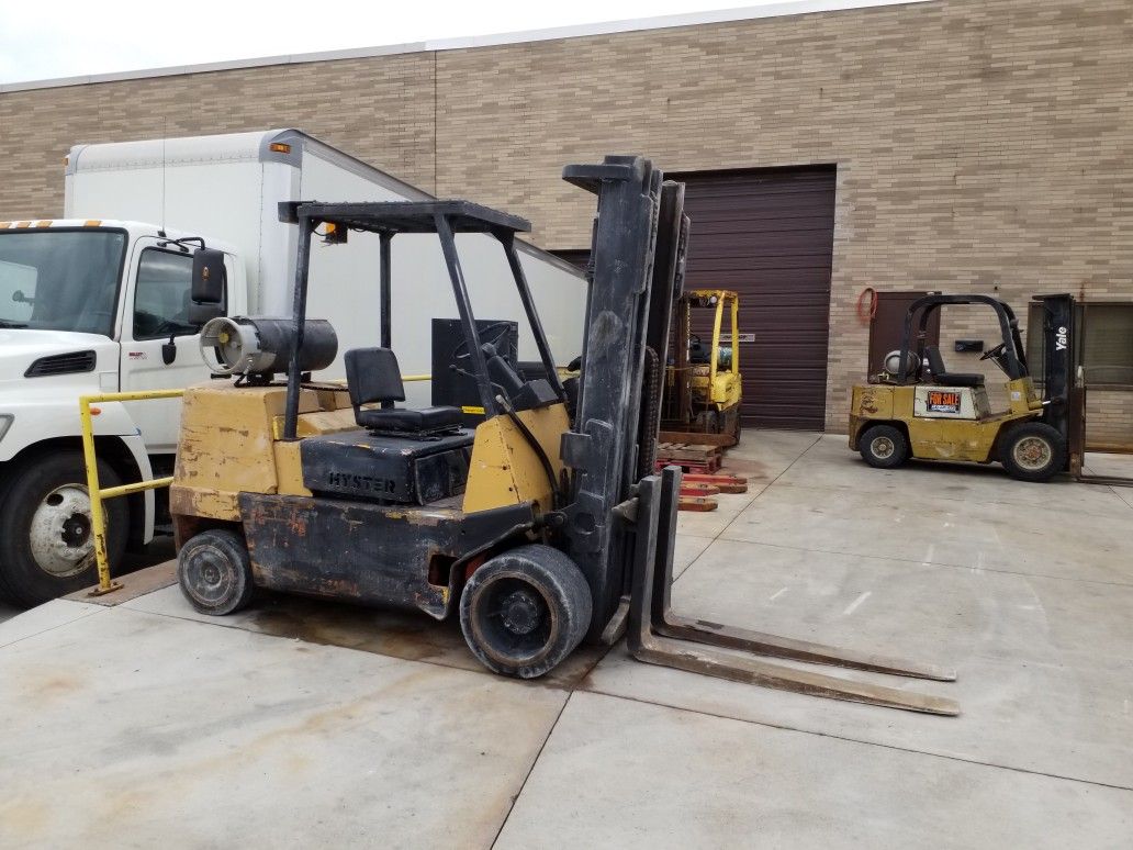 Hyster S100XL 10,000# capacity Propane forklift