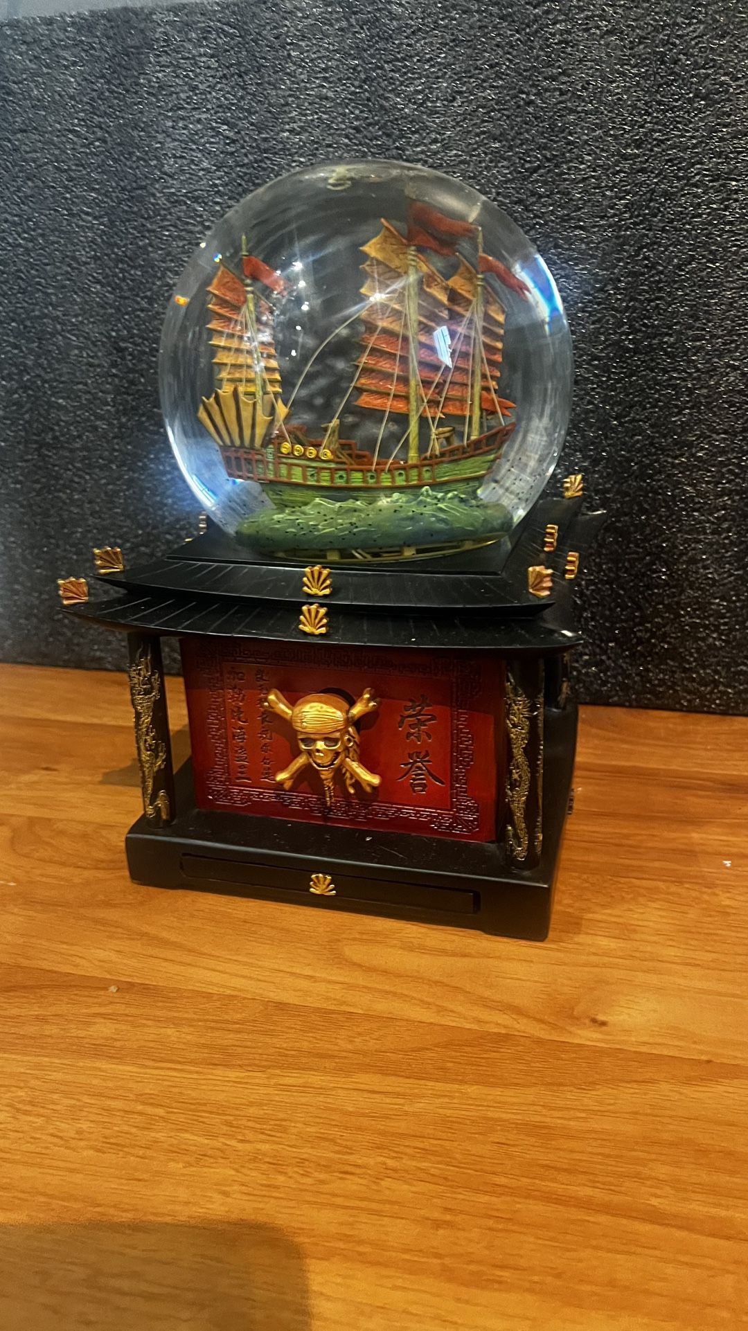 Disney Pirates Of The Caribbean Snowglobe limited edition rare