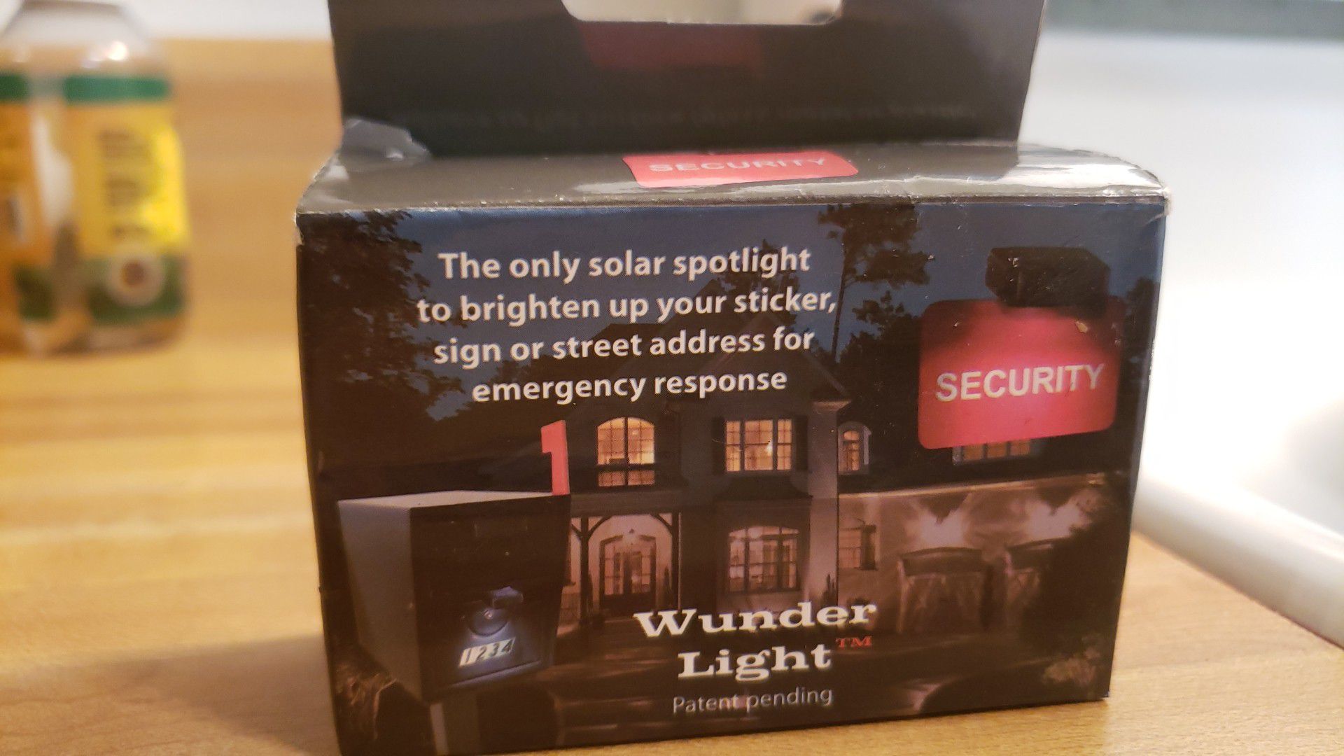 Wunder light solar spotlight