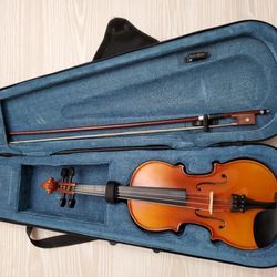 1/4 Violin with Dominant Strings & Case