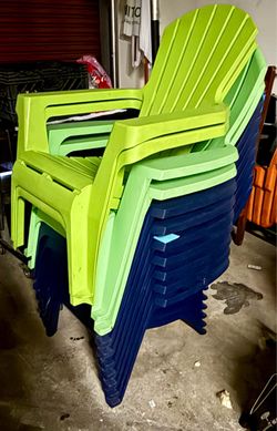 11 Plastic Patio Chairs EVERYTHING MUST GO TODAY OR TOMORROW