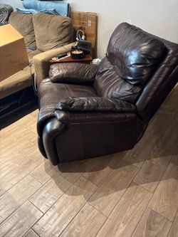 Leather Lazy Boy recliner working