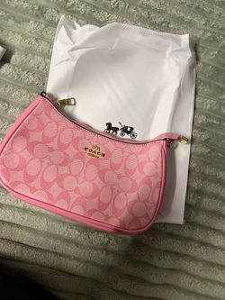 Brand new pink coach bag hmu
