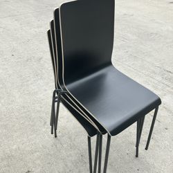 4 Chairs 