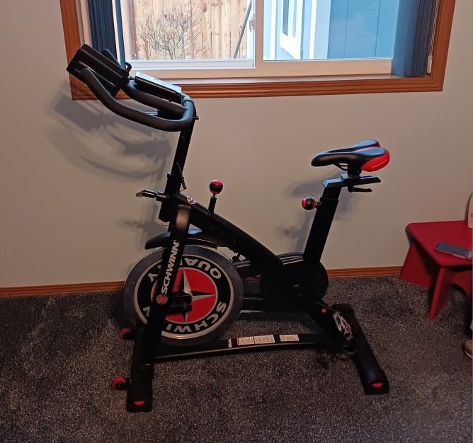 Schwinn IC3 Excercise Bike