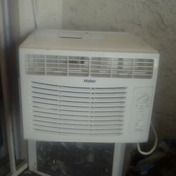 Haier - 5000btu Room Air Conditioner