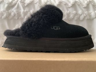 Disquette Slipper UGG - Women’s size 6