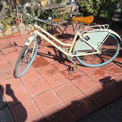 Bicycle Main Street Cruiser