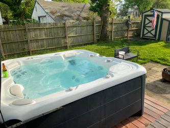 Hot Springs Highlife Envoy Hot Tub - Excellent - Fairfax County, VA