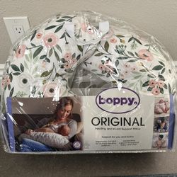 Feeding and Infant Support Pillow - Boppy Floral