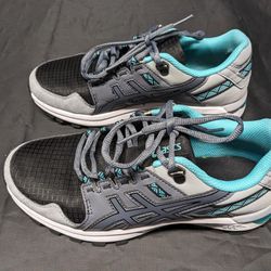 Women's Size 7 Asics Running Shoes 